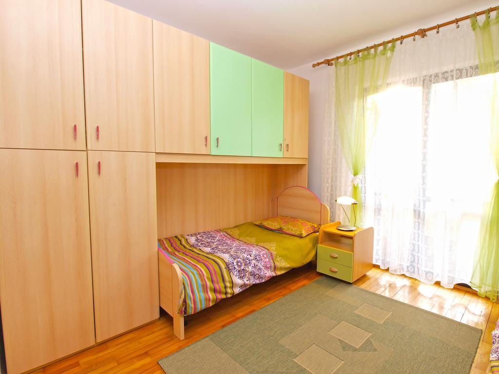 Family Friendly Apartment 946 Pula Exteriör bild